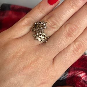 Leaf ring with gems